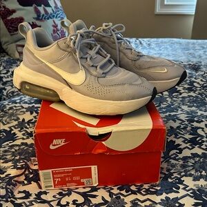 Nike Air Max Verona Women's Sneakers - Light Blue/Purple